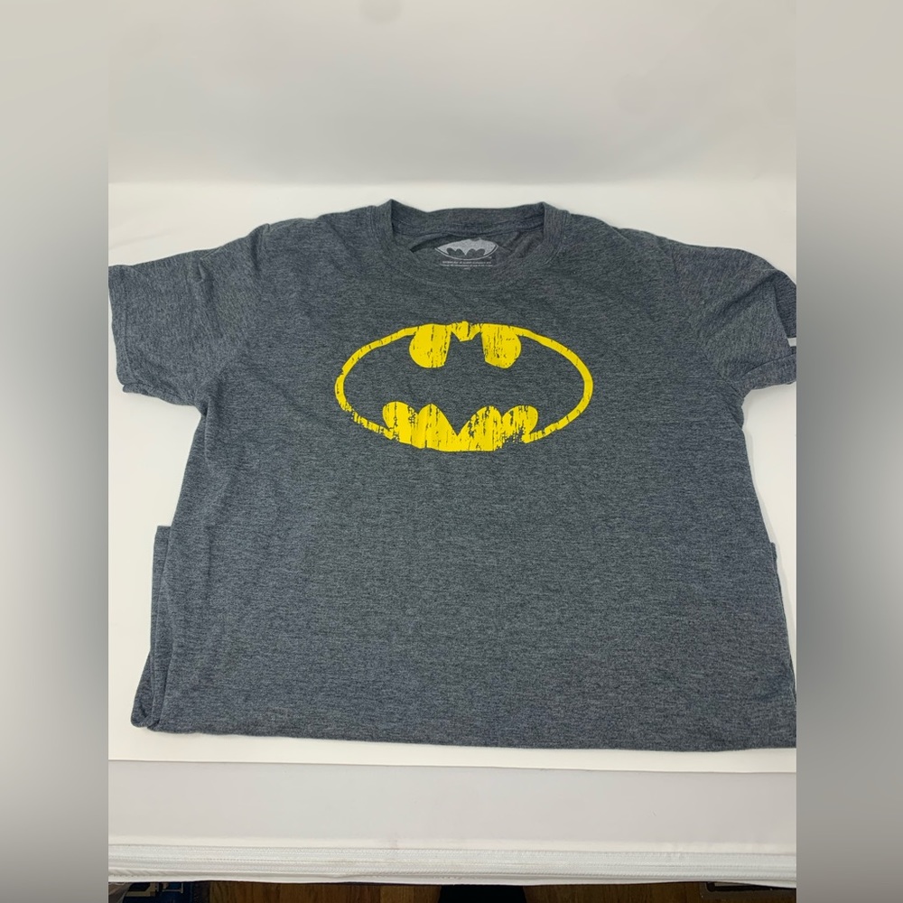 Lot of 4 Graphic TShirts Batman The Office Def Leppard and Star Wars Size Medium